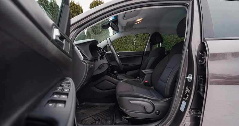 Hyundai Tucson cena 75990 przebieg: 106597, rok produkcji 2017 z Tychowo małe 781